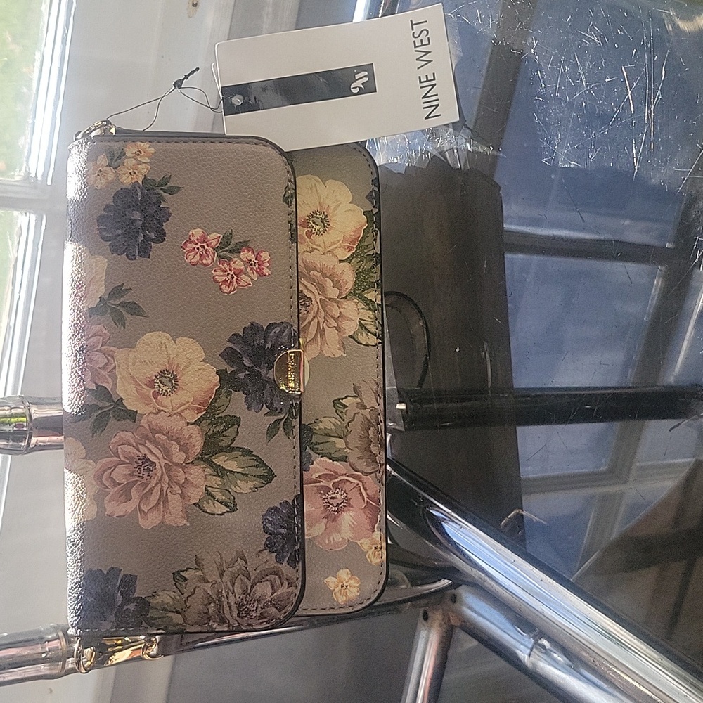 Nine West Park Slope wallet/cross Body BAG
